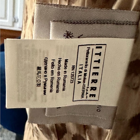 Ermanno Scervino cropped padded beige/camel vest, animal print lining. - Picture 10 of 13